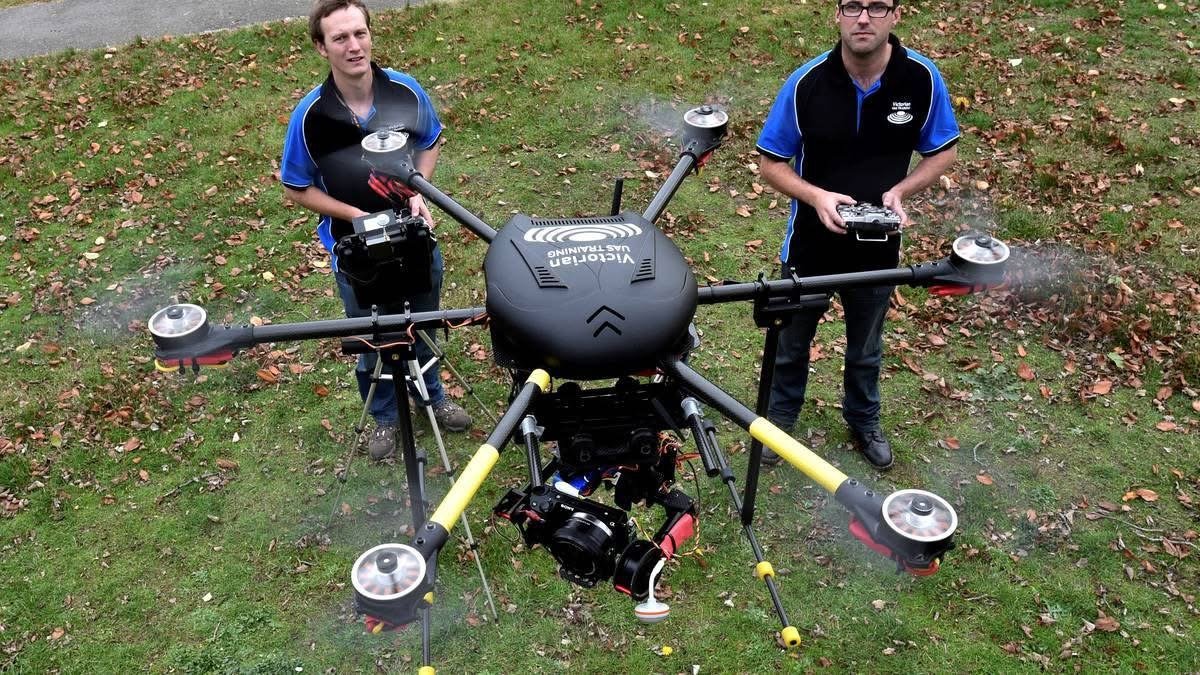 CinneeShot heavy-lift octocopter with Red Epic camera